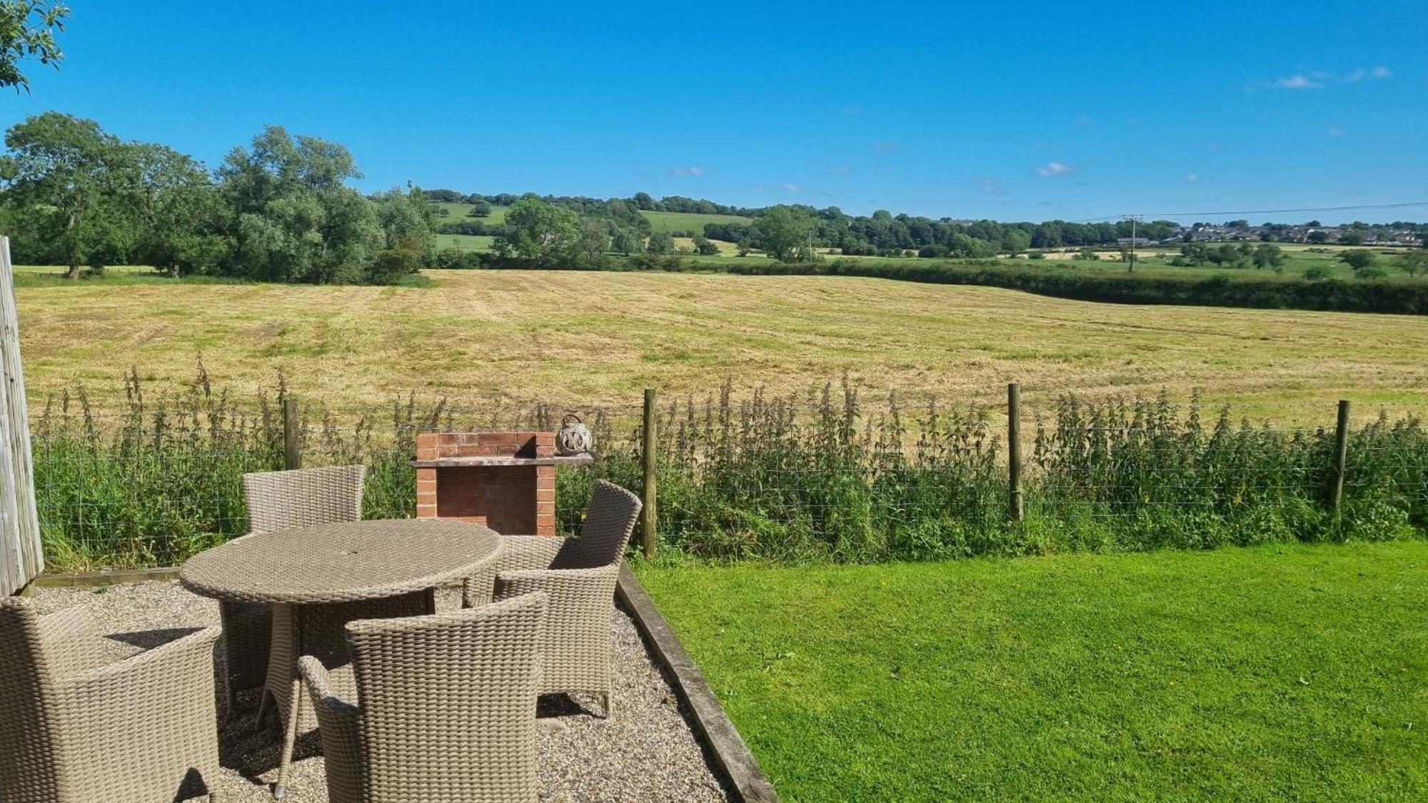 Bowland Breaks-A Luxury Barn Conversion With Optional Hot Tub, Log Burner And Countryside Views ลองริดจ์ ภายนอก รูปภาพ